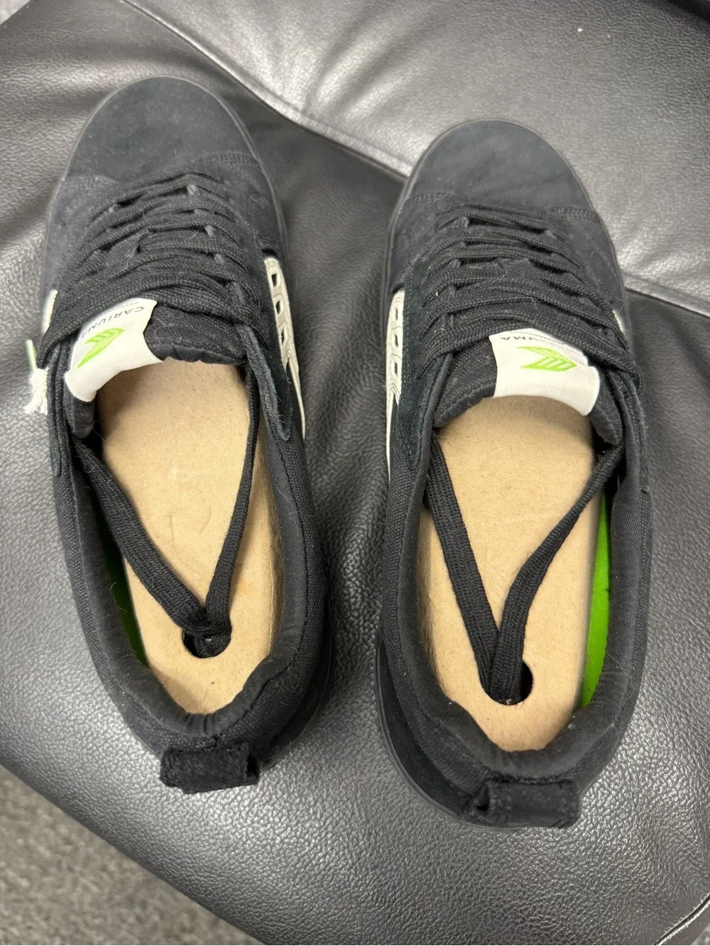 Cariuma Catiba Pro Low Men’s Black Suede Sneakers - NWT